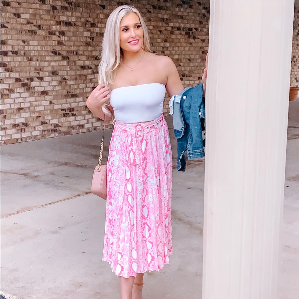 This beautiful pink long skirt with a belt